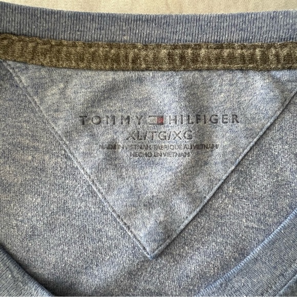 Men’s Tommy Hilfiger Blue Logo Tee - Picture 2 of 8